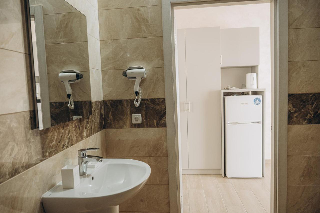 Hotel Три Слона à Zatoka Extérieur photo