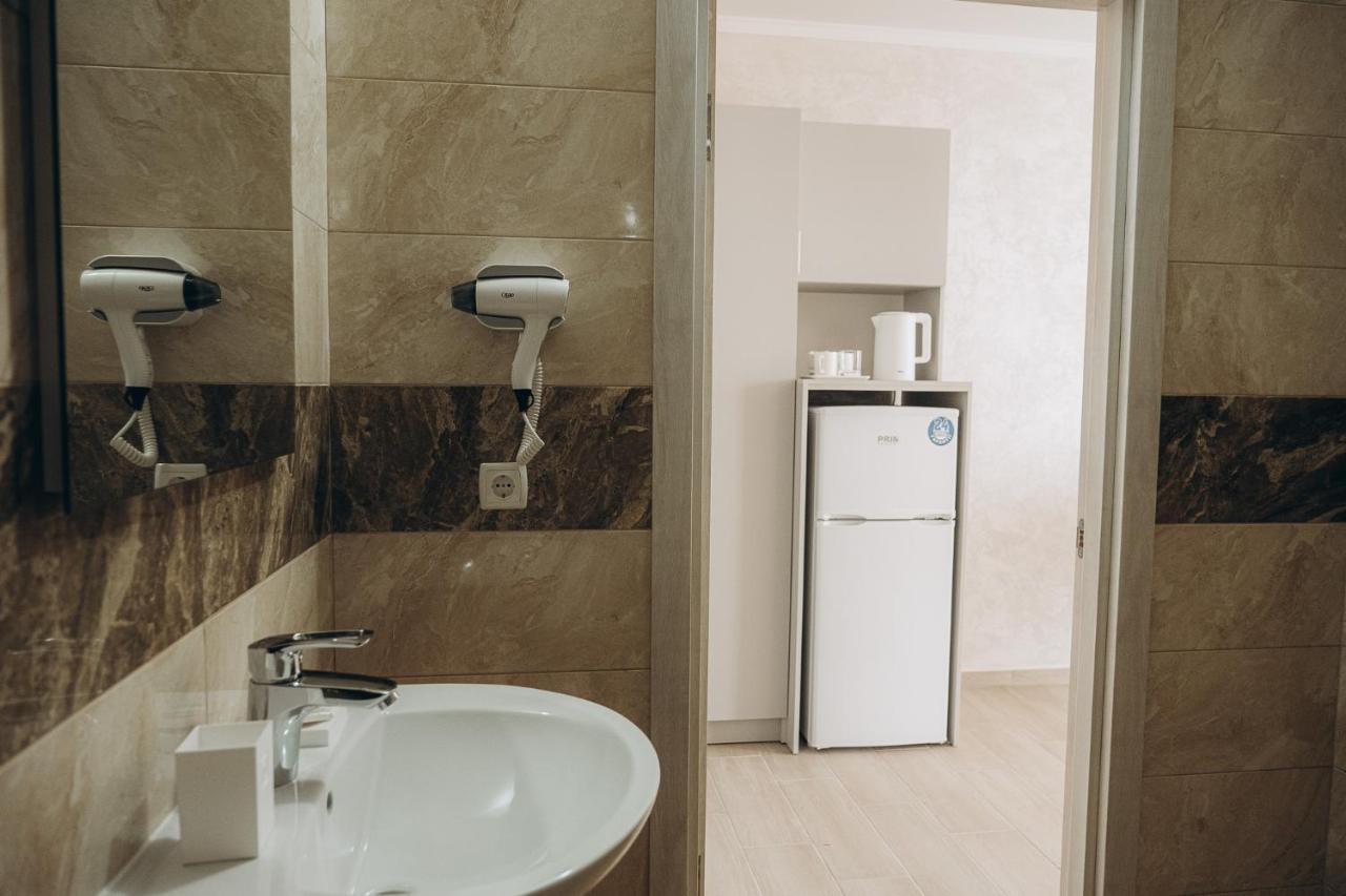 Hotel Три Слона à Zatoka Extérieur photo