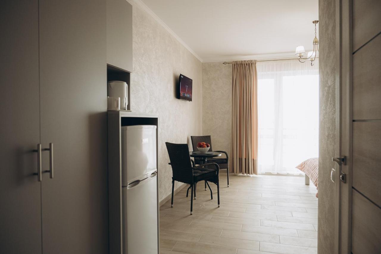 Hotel Три Слона à Zatoka Extérieur photo