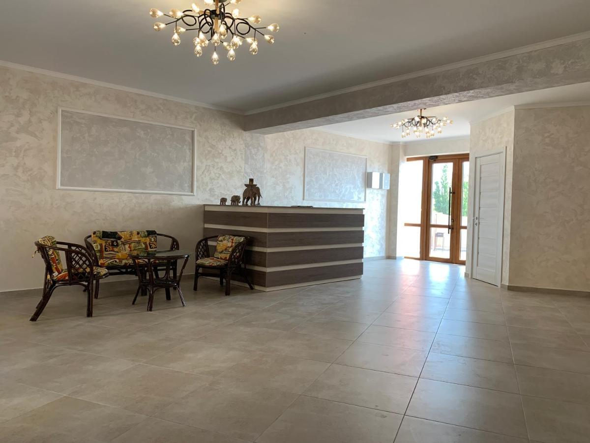 Hotel Три Слона à Zatoka Extérieur photo