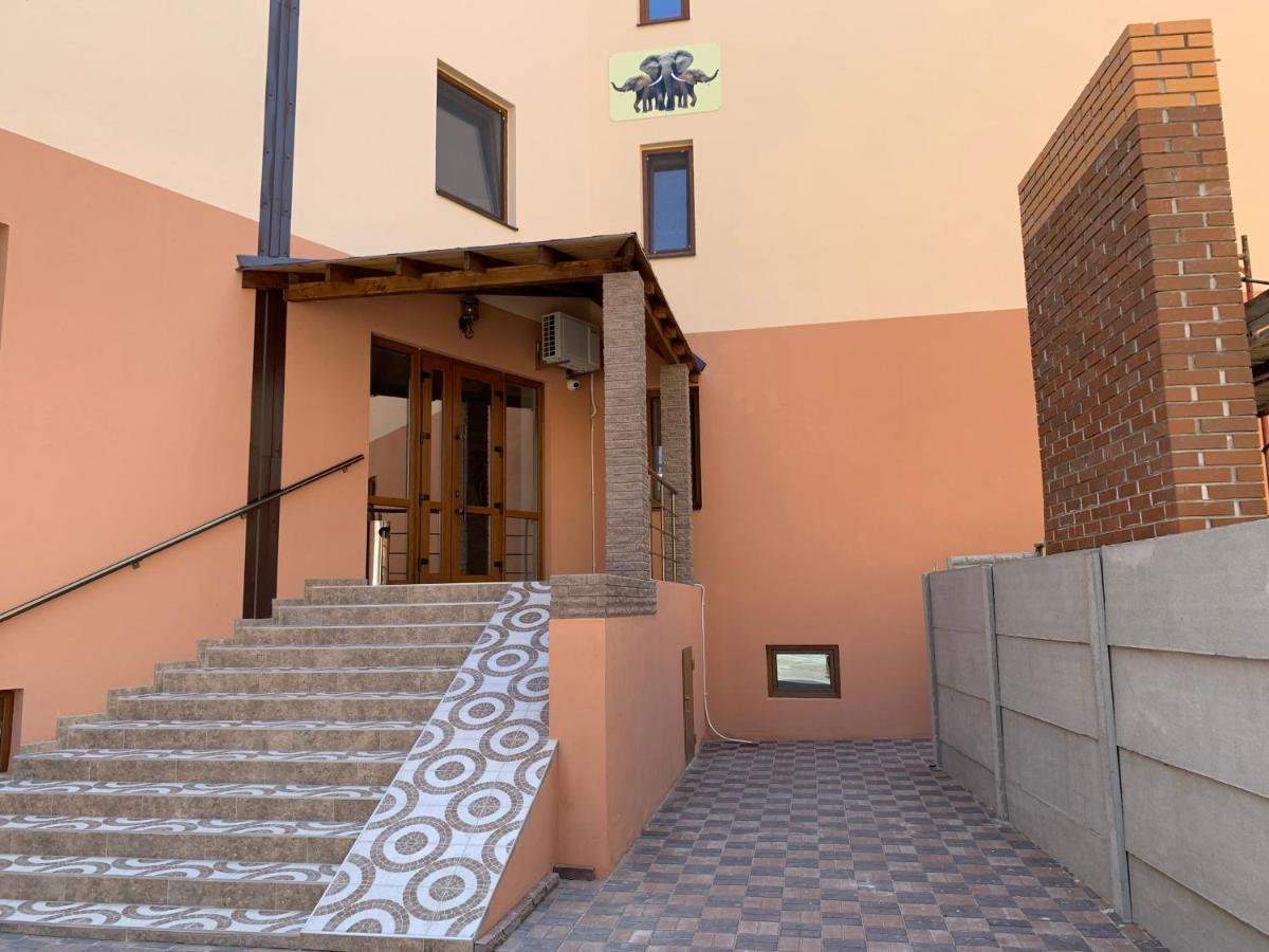 Hotel Три Слона à Zatoka Extérieur photo